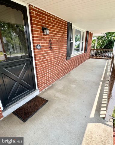 125 HILLCREST DR, Fredericksburg, VA 22401