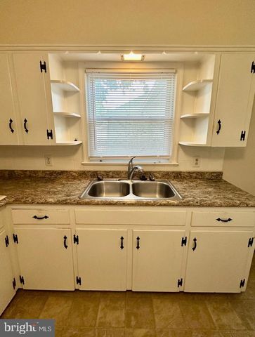 125 HILLCREST DR, Fredericksburg, VA 22401