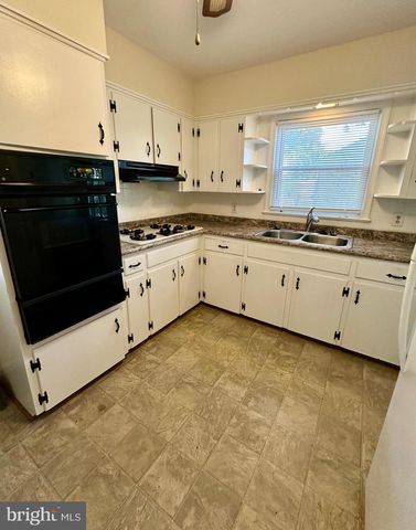 125 HILLCREST DR, Fredericksburg, VA 22401