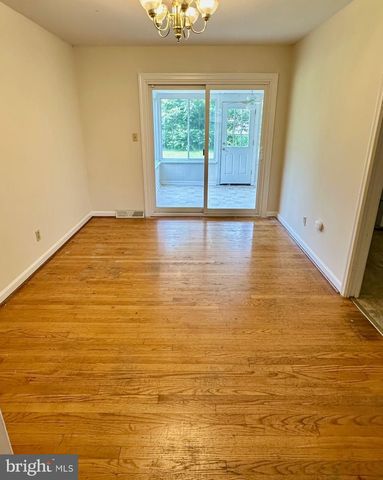 125 HILLCREST DR, Fredericksburg, VA 22401