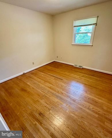 125 HILLCREST DR, Fredericksburg, VA 22401