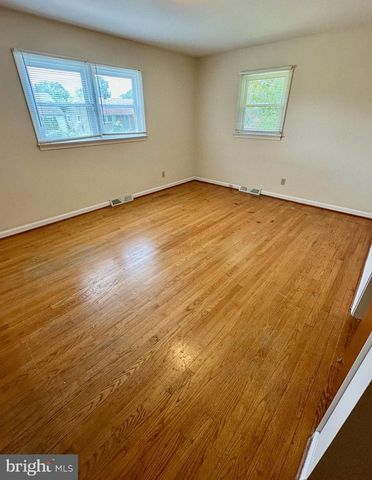 125 HILLCREST DR, Fredericksburg, VA 22401