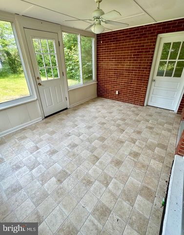 125 HILLCREST DR, Fredericksburg, VA 22401