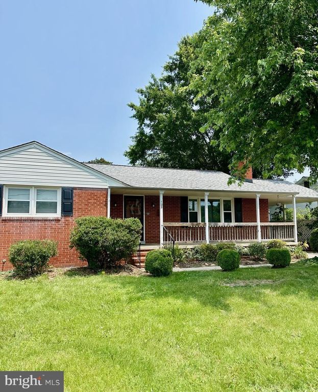 125 HILLCREST DR, Fredericksburg, VA 22401