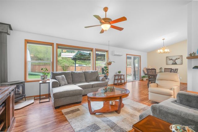 21211 89th Avenue NE, Arlington, WA 98223