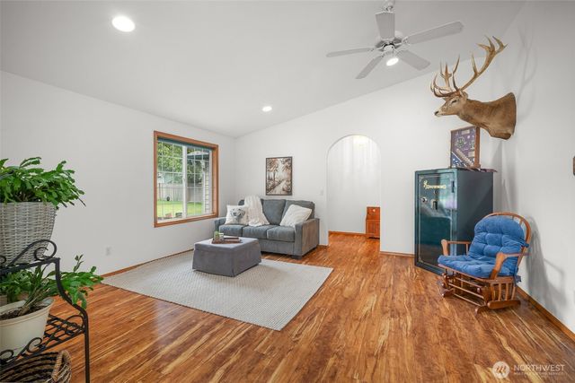 21211 89th Avenue NE, Arlington, WA 98223