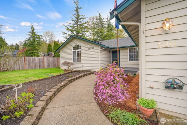 21211 89th Avenue NE, Arlington, WA 98223