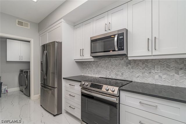 4710 Saint Croix LN 217, Naples, FL 34109