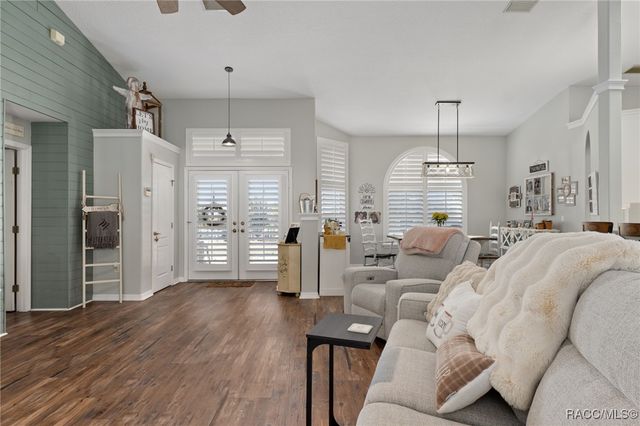 5726 W Chive Loop, Homosassa, FL 34448