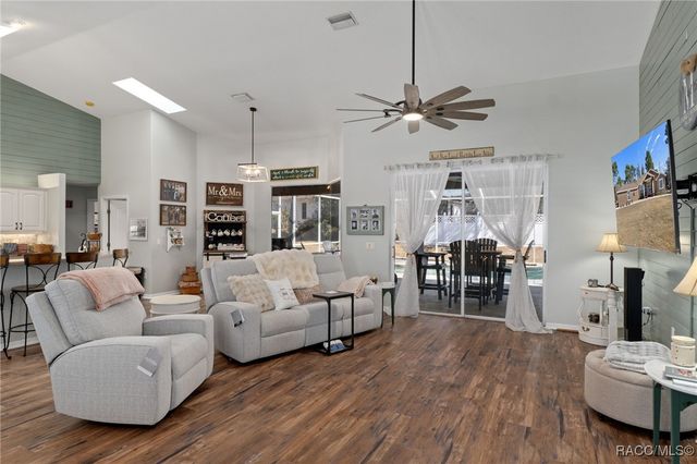 5726 W Chive Loop, Homosassa, FL 34448