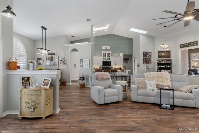 5726 W Chive Loop, Homosassa, FL 34448