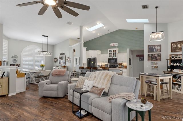 5726 W Chive Loop, Homosassa, FL 34448