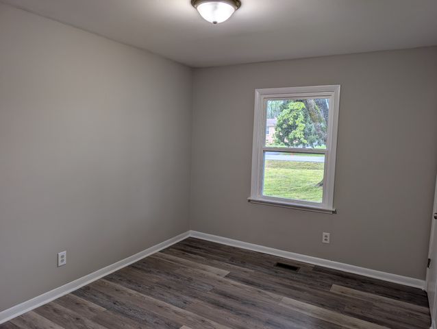 114 Bel Aire Dr, Winchester, TN 37398