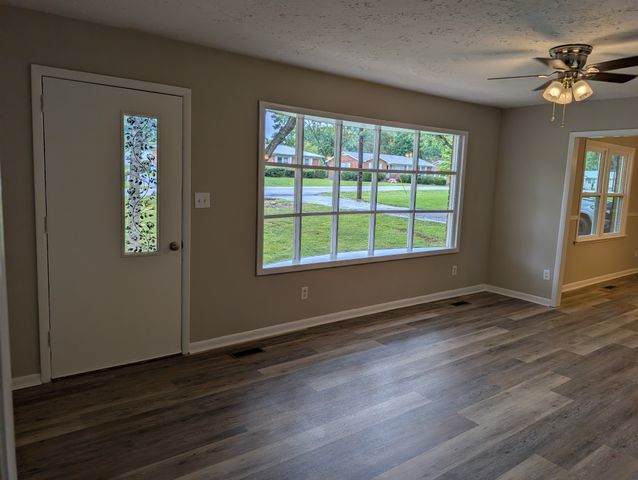 114 Bel Aire Dr, Winchester, TN 37398
