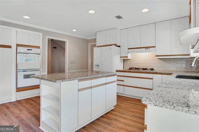 2052 Old Forge Way, Marietta, GA 30068