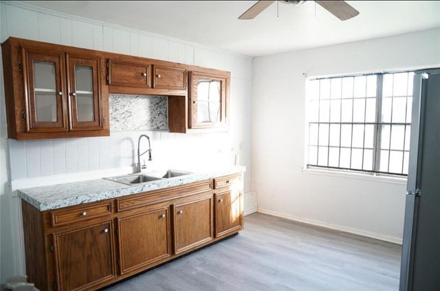 4810 Scenic Drive, Houston, TX 77048