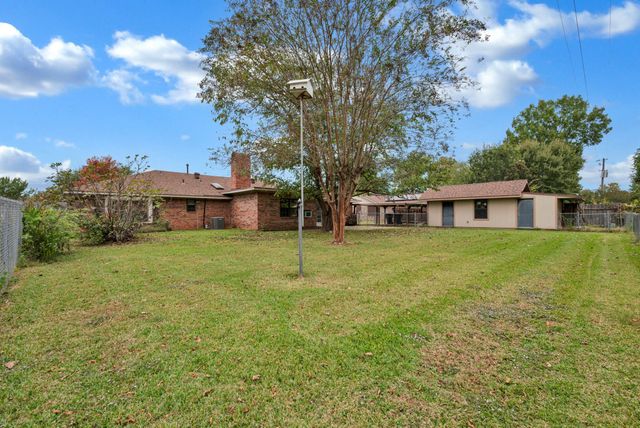 310 Lancashire Drive, Bossier City, LA 71111