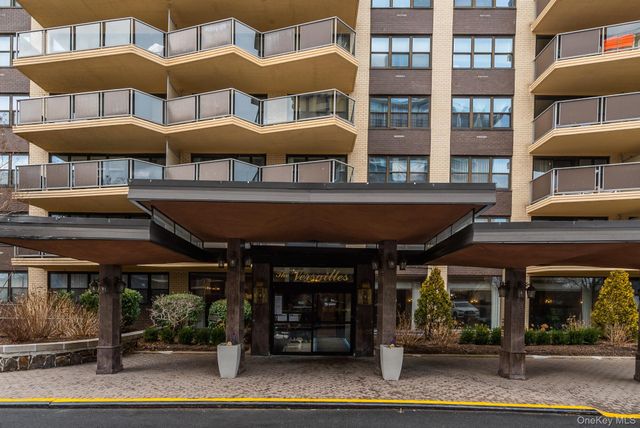 1805 215th Street 12F, Bayside, NY 11360