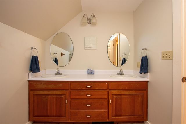 107 East Village Road, St. Johnsbury, VT 05819