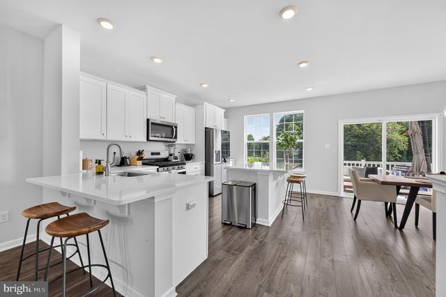 40 AUTUMN PARK DR, Medford, NJ 08055