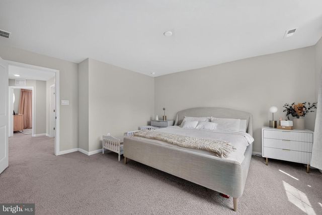 40 AUTUMN PARK DR, Medford, NJ 08055