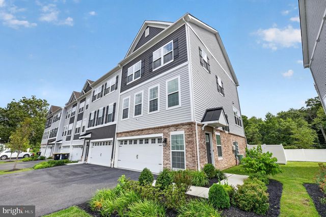 40 AUTUMN PARK DR, Medford, NJ 08055