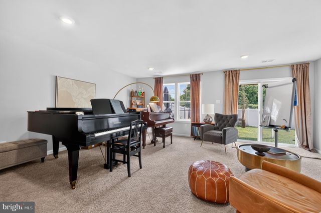 40 AUTUMN PARK DR, Medford, NJ 08055