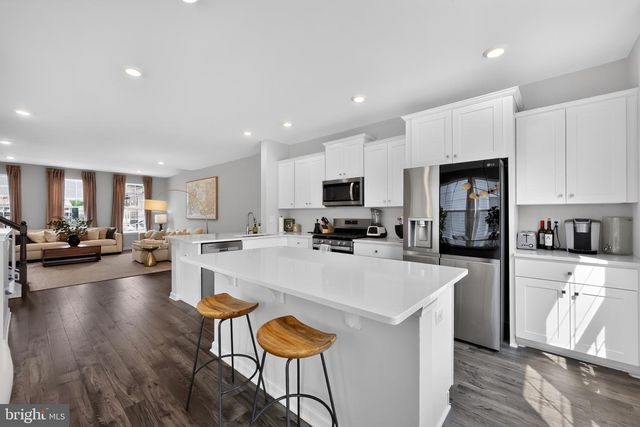 40 AUTUMN PARK DR, Medford, NJ 08055