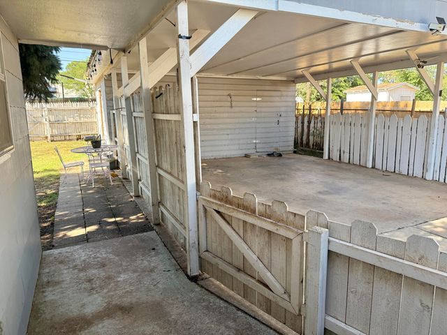 2214 40th Street, Lubbock, TX 79412