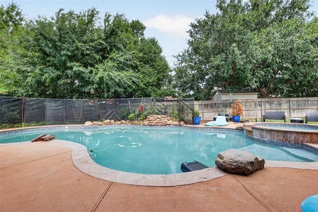 17021 Holly Burn Circle, Edmond, OK 73012