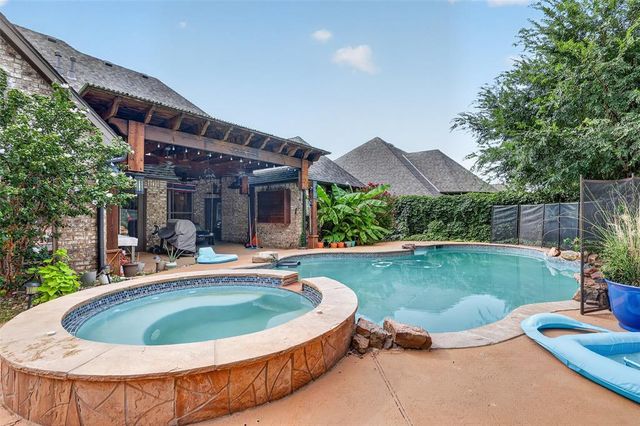 17021 Holly Burn Circle, Edmond, OK 73012