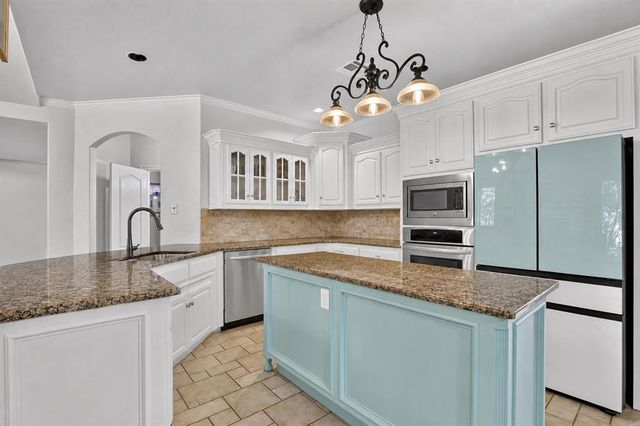 17021 Holly Burn Circle, Edmond, OK 73012