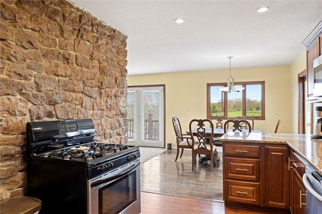 1628 E 400th Road, Lawrence, KS 66049