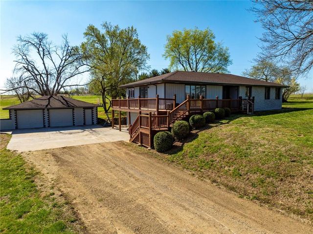 1628 E 400th Road, Lawrence, KS 66049