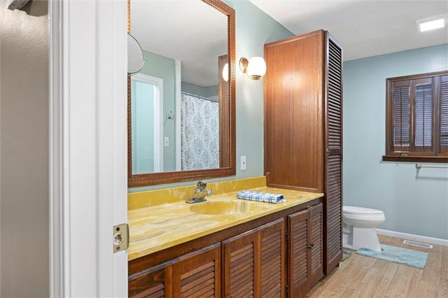 1628 E 400th Road, Lawrence, KS 66049