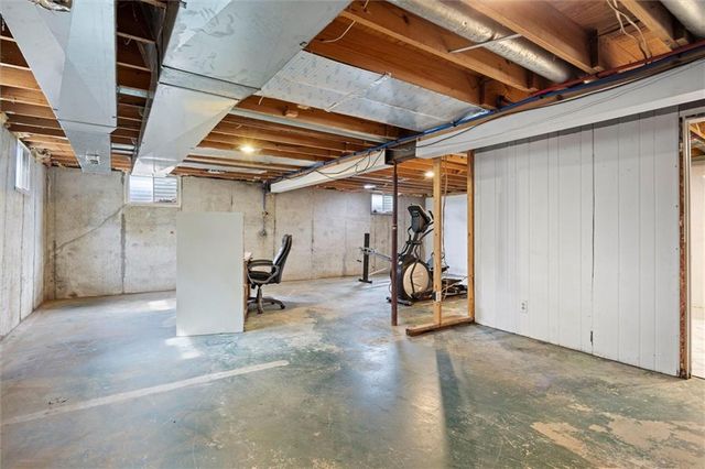 1628 E 400th Road, Lawrence, KS 66049