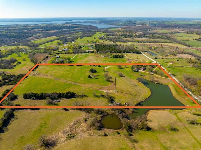 1628 E 400th Road, Lawrence, KS 66049