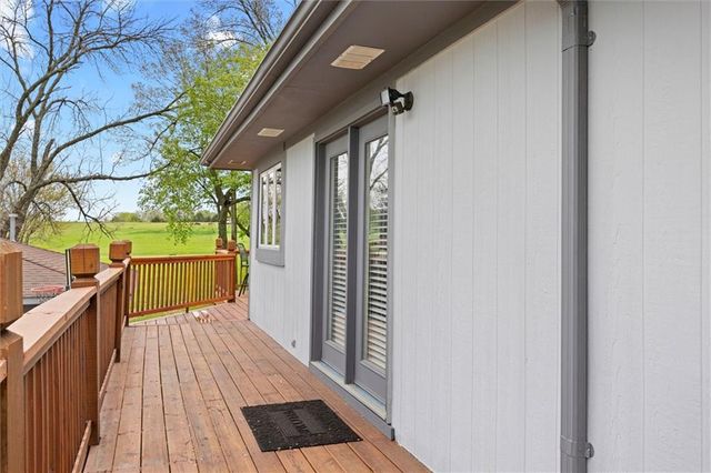 1628 E 400th Road, Lawrence, KS 66049