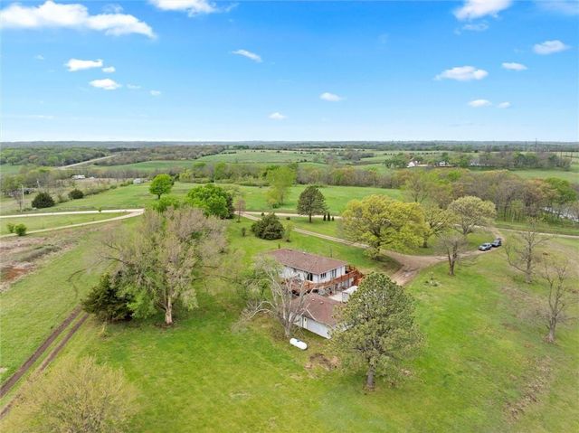 1628 E 400th Road, Lawrence, KS 66049