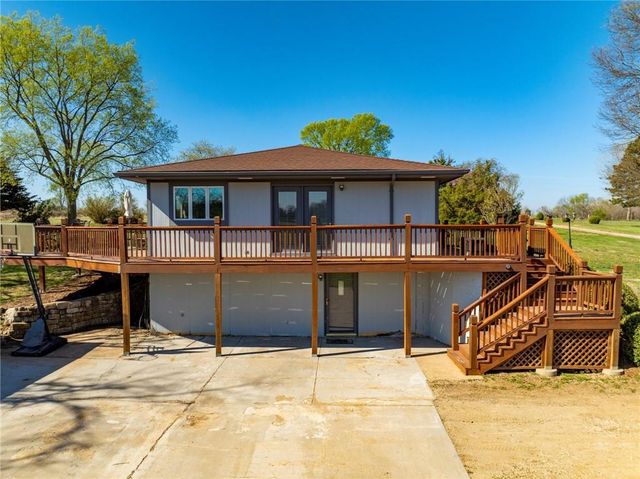 1628 E 400th Road, Lawrence, KS 66049