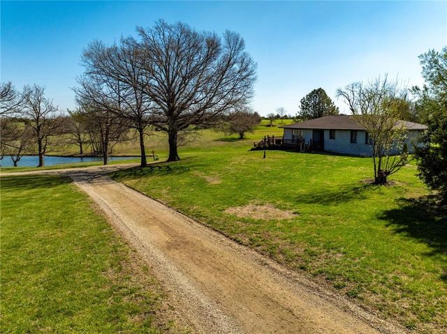 1628 E 400th Road, Lawrence, KS 66049