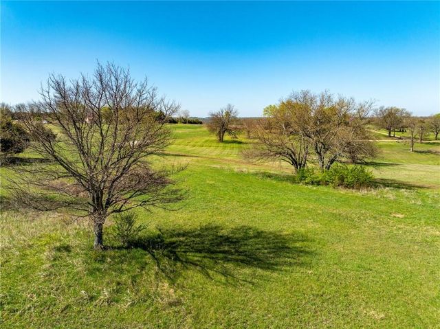 1628 E 400th Road, Lawrence, KS 66049