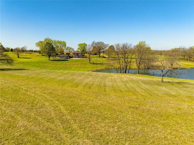 1628 E 400th Road, Lawrence, KS 66049