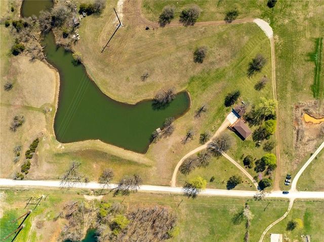 1628 E 400th Road, Lawrence, KS 66049