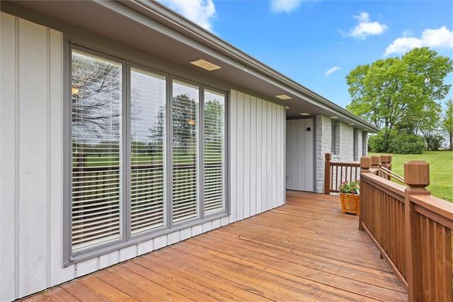 1628 E 400th Road, Lawrence, KS 66049