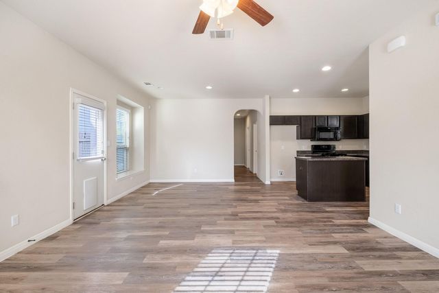 4614 Esper LN 339, Austin, TX 78725