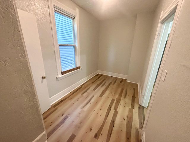 2843 N 10th STREET, Milwaukee, WI 53206