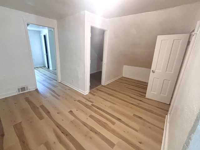 2843 N 10th STREET, Milwaukee, WI 53206