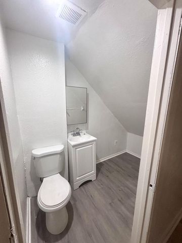 2843 N 10th STREET, Milwaukee, WI 53206