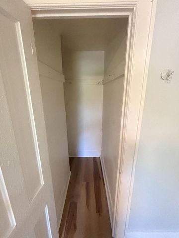 2843 N 10th STREET, Milwaukee, WI 53206